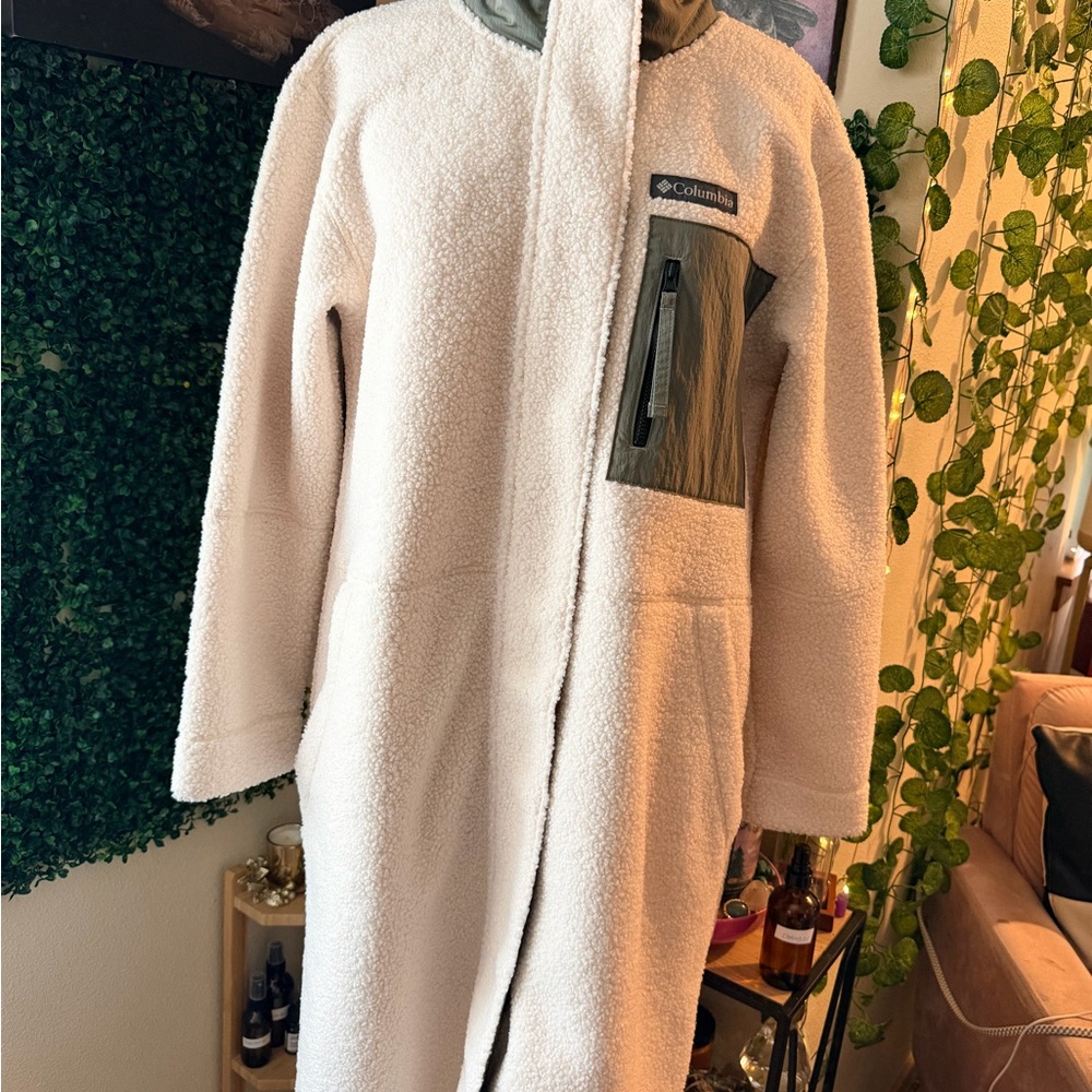 Columbia Cream Sherpa Fleece Coat with Olive Chest Pocket